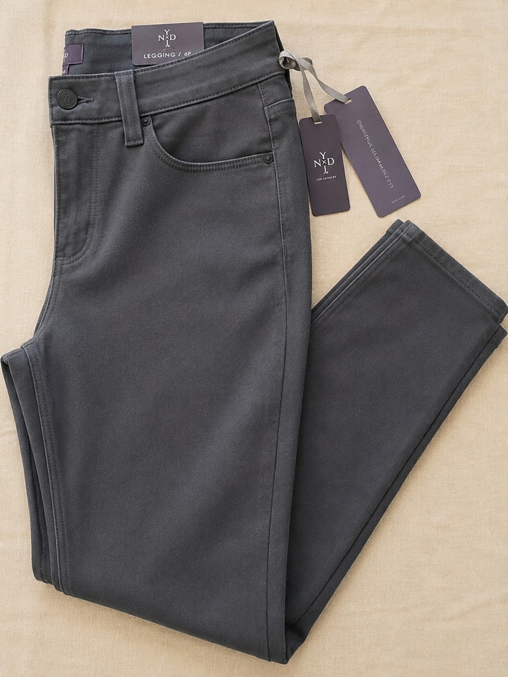 NWT NYDJ Original Slimming Fit Legging Jeans in size 6P